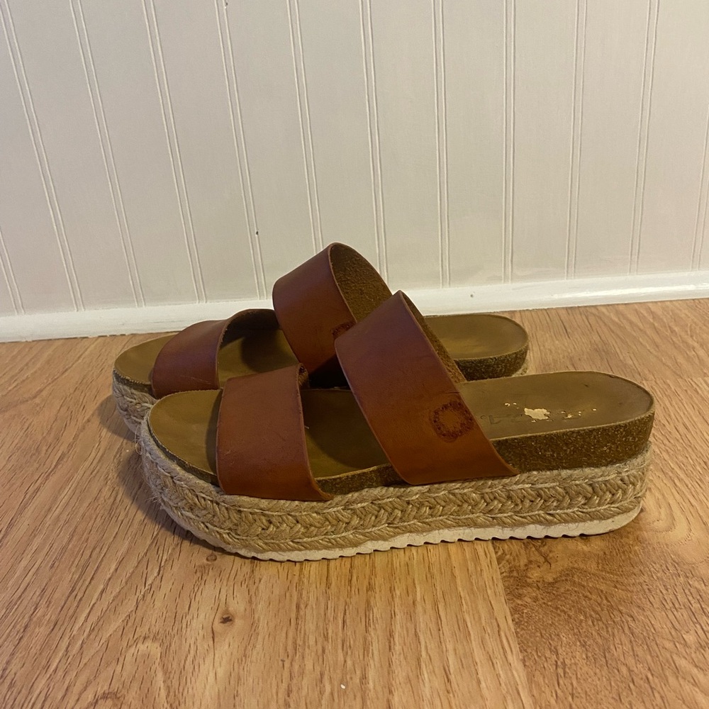 Chic Brown Espadrilles for Effortless Style